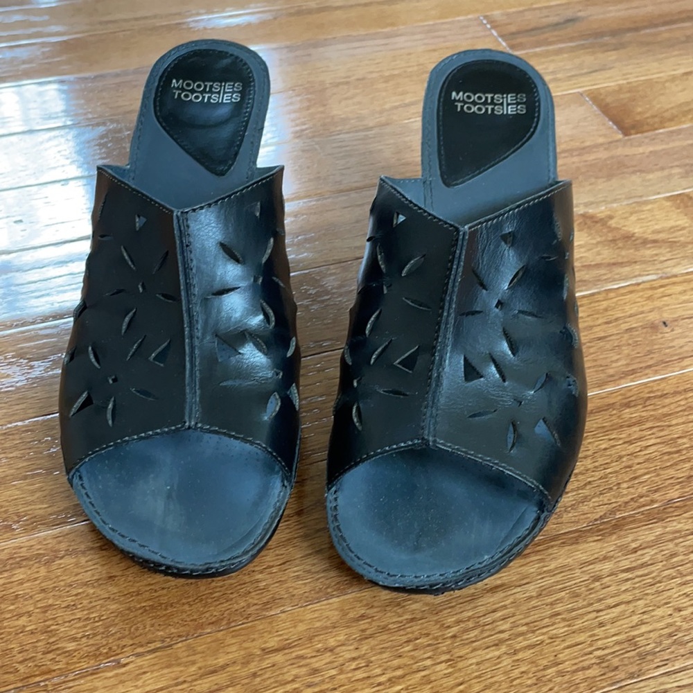 Mootsies Tootsies slip on heel Size 9.5M